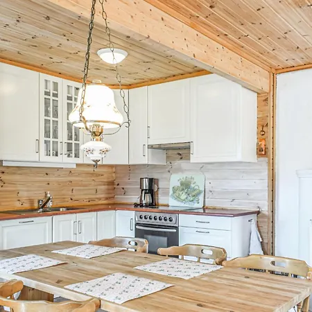 Holiday home 4 Bedroom Beautiful In Vaksdal *