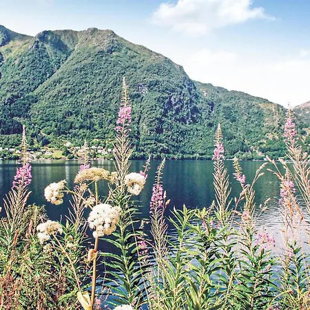 別荘 4 Bedroom Beautiful In Vaksdal